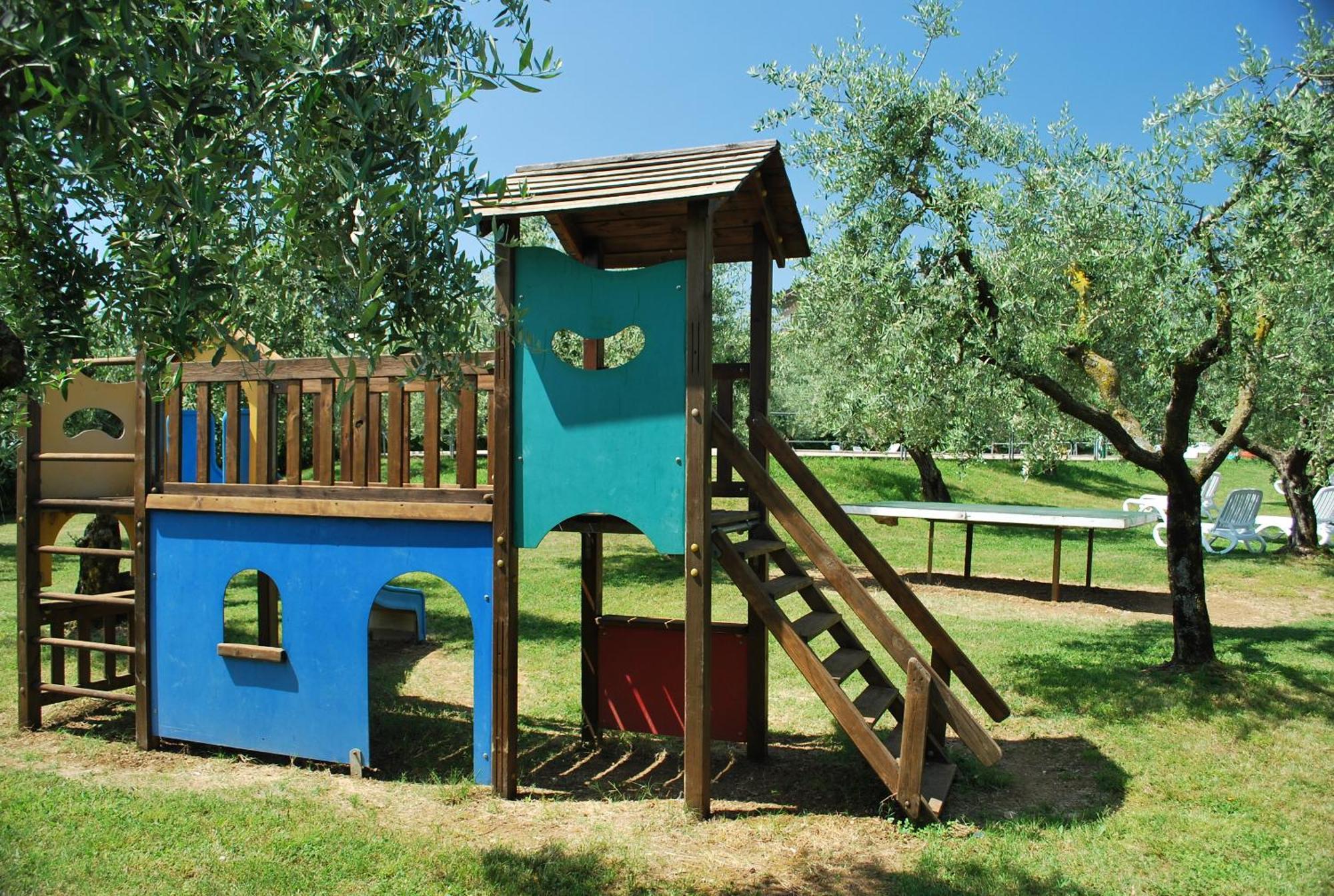 מנרבה דל גארדה Villenpark Sanghen מראה חיצוני תמונה